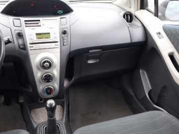 Toyota Yaris II Hatchback 5d 1.4 D-4D 90KM 2009 Toyota Yaris 1.4 D-4D, Klima, El. szyby, zdjęcie 7