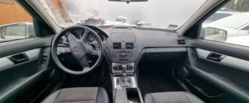Mercedes Klasa C W204 2009 Mercedes-Benz Klasa C 2009r, 1.8 Benzyna. AUTOMAT. Lekko uszkodzony przod., zdjęcie 4