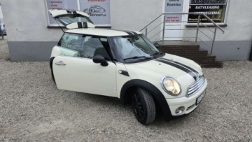 Mini One II Hatchback 1.4 95KM 2008 MINI ONE 1,4 benzyna 95 KM klima zarejestrowany 1.4 Benzyna 95KM, zdjęcie 20