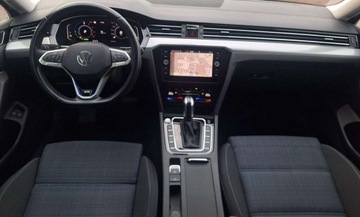 Volkswagen Passat B8 GTE Variant Facelifting 1.4 TSI Plug-In-Hybrid 218KM 2021 Volkswagen Passat Variant GTE ASO 1.4TSI 218KM bezwyp. pakiety AppConnect, zdjęcie 8