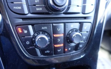 Opel Astra J Sports Tourer Facelifting 2.0 BiTurbo CDTI 195KM 2014 Opel Astra 2.0CDTI 195KM BiTurbo Wymieniony rozrzad Nowe opony Navi Skora, zdjęcie 20