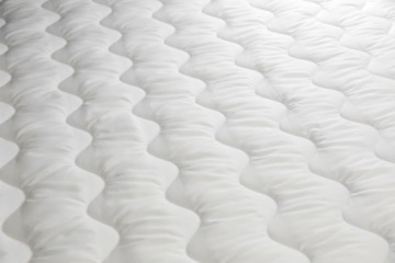 СТЕГАНЫЙ ЗАЩИТНЫЙ МАТРАС НАД ТОППЕРОМ 180x200