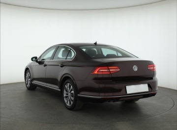 Volkswagen Passat B8 Limousine 1.8 TSI BlueMotion Technology 180KM 2016 VW Passat 1.8 TSI, Salon Polska, Serwis ASO, zdjęcie 3