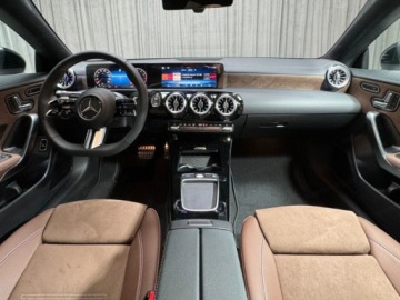 Mercedes CLA C118/X118 Shooting Brake Facelifting 1.3 200 163KM 2025 200 AMG Line Shooting Brake Combi 1.3 (163KM) 2025, zdjęcie 6