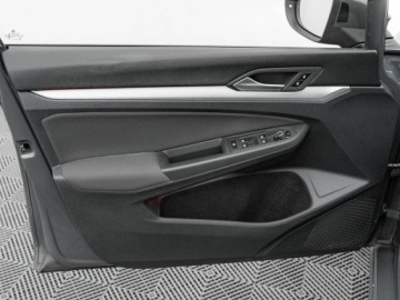 Volkswagen Golf VIII Variant 1.5 TSI 150KM 2022 Volkswagen Golf CT539AA#1.5 TSI Life Ambient, zdjęcie 9