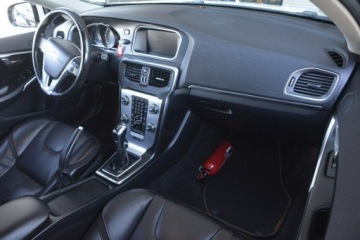 Volvo V40 II Hatchback 1.6 D2 115KM 2015 Volvo V40 1.6HDI Ocean Race nawi doinwestowany, zdjęcie 17