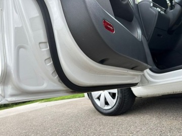 Volkswagen Touran II 1.6 TDI 105KM 2010 Volkswagen Touran Automat 7-miejsc Oryginał, zdjęcie 28