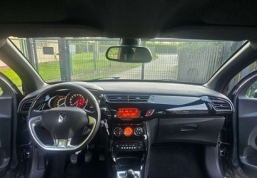 DS 3 Hatchback (Citroen) 1.2 VTi 82KM 2014 Citroen DS3 Citroen DS3 Pure Tech VTi 82 SoChic 1.2 Benzyna 82KM, zdjęcie 9