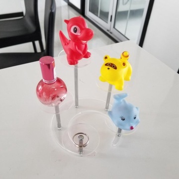 Акриловая подставка для хранения фигурок. Маленькая кукла