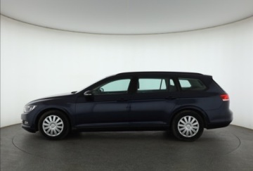 Volkswagen Passat B8 Variant 2.0 TDI BlueMotion SCR 150KM 2016 VW Passat 2.0 TDI, Salon Polska, Serwis ASO, zdjęcie 2