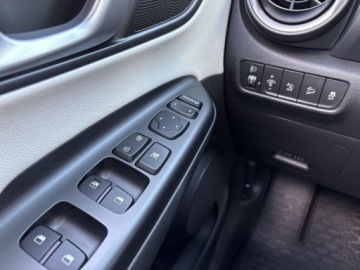 Hyundai Kona I Crossover Facelifting 1.6 T-GDI 198KM 2021 Hyundai Kona PREMIUM 4WD Kamery 360 Wentylacja Tempomat ACC Led Head, zdjęcie 18