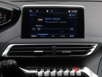 Peugeot 5008 II Crossover Facelifting 1.2 PureTech 130KM 2021 Peugeot 5008 PureTech 130, 7 miejsc, Klima, zdjęcie 12