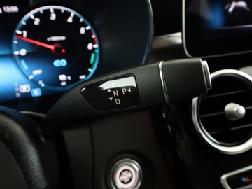 Mercedes Klasa C W205 Kombi Facelifting HYBRYDA 2.0 300 de 306KM 2020 Mercedes C 300 PHEV AMG Line multibeam LED, zdjęcie 35