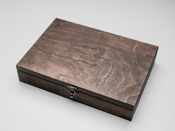 Drewniane pudełko na zdjęcia 15x21 + USB3.0 32GB