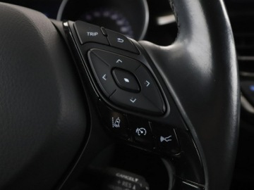 Toyota C-HR I Crossover 1.8 Hybrid 122KM 2019 Toyota C-HR navi kamera grzane fotele ACC, zdjęcie 27
