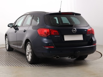 Opel Astra J Sports Tourer 1.4 Turbo ECOTEC 140KM 2012 Opel Astra 1.4 T, Xenon, Klima, Klimatronic, zdjęcie 3