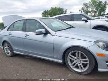 Mercedes Klasa C W205 2013 Mercedes-Benz Klasa C 2013 Mercedes-Benz C-Class 4dr Sdn C 300 Sport 4MATIC, zdjęcie 12