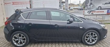 Opel Astra J Hatchback 5d 1.4 Turbo ECOTEC 140KM 2011 Opel Astra Opel Astra 1.4 Turbo Sport 1.4 Benzyna 140KM, zdjęcie 26