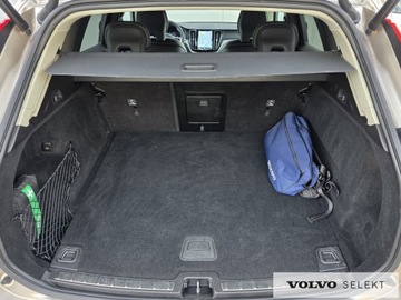 Volvo XC60 II 2023 Volvo XC 60 FV23 Plus Dark B4 B 197+14KM Aut BLIS, zdjęcie 16