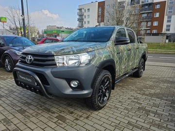 Toyota Hilux VIII Pojedyncza kabina 2.4 D-4D 150KM 2018 Toyota Hilux 2.4 D-4D Double Cab SR5 4x4