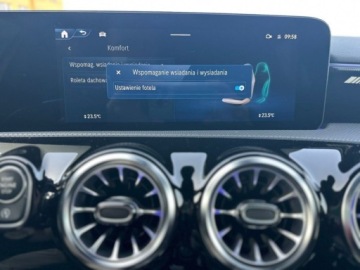 Mercedes Klasa A W177/V177 Hatchback AMG Facelifting 2.0 A35 306KM 2023 Mercedes-Benz Klasa A 35 AMG Night PakietPremium PlusPanoramaBurmester Sal, zdjęcie 30