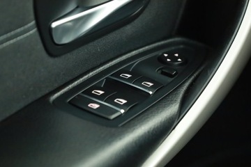 BMW Seria 3 F30-F31-F34 Touring Facelifting 2.0 320d 190KM 2017 BMW 3 320 d, 187 KM, Klima, Klimatronic, Tempomat, zdjęcie 20