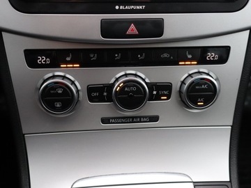 Volkswagen Passat B7 Variant 1.6 TDI CR DPF BlueMotion 105KM 2013 VW Passat 1.6 TDI, Klima, Klimatronic, Tempomat, zdjęcie 12