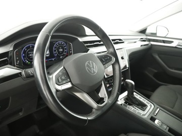 Volkswagen Arteon Fastback Facelifting 2.0 TDI SCR 150KM 2022 Volkswagen Arteon Shooting Brake OLEJ GRATIS | APP, zdjęcie 9