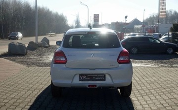 Suzuki Swift VI 2019 Suzuki Swift 1.2 90KM AllGrip 4x4 Biala perla Bezwypadkowy Niski przebieg, zdjęcie 5