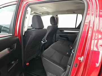 Toyota Hilux VIII Podwójna kabina Facelifting 2.8 D-4D 204KM 2023 Toyota Hilux 2.8 D-4D Double Cab SR5+ 4x4 2.8 D-4D, zdjęcie 9