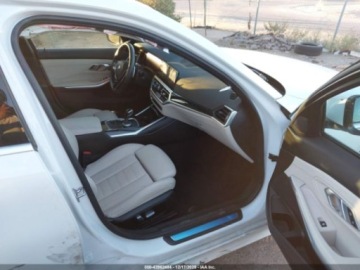 BMW Seria 3 G20-G21 2022 BMW Seria 3 330i xDrive 2022 2.0 Benzyna 255KM, zdjęcie 9