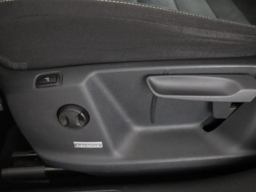 Volkswagen Golf Sportsvan Sportsvan 1.6 TDI BlueMotion 110KM 2015 Volkswagen Golf Sportsvan klimatyzacja grzane, zdjęcie 35