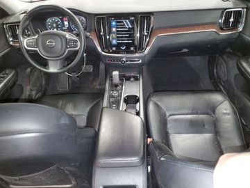 Volvo S60 III 2022 Volvo S60 B5 Momentum 2022 2.0L 2.0 Benzyna 247KM, zdjęcie 8