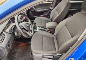 Skoda Octavia III Kombi Facelifting 1.6 TDI 115KM 2019 Skoda Octavia Skoda Octavia 1.6 TDI SCR Ambition 1.6 Diesel 115KM, zdjęcie 17