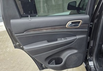 Jeep Grand Cherokee IV Terenowy Facelifting 3.6 V6 286KM 2015 Jeep Grand Cherokee Jeep Grand Cherokee 3.6 V6 Overland EU6 3.6 Benzyna, zdjęcie 34