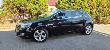 Opel Astra J Hatchback 5d 1.4 Turbo ECOTEC 140KM 2012 Opel Astra 1.4 Benzyna 140 KM Klima PdC Import Raty Oplaty 1.4 Benzyna, zdjęcie 5
