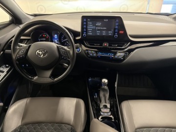 Toyota C-HR I Crossover Facelifting 2.0 Hybrid Dynamic Force 184KM 2020 Toyota C-HR 2.0 Hybrid Executive Toyota C-HR 2.0 E, zdjęcie 2