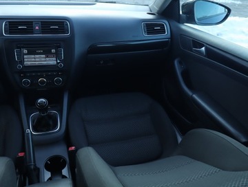 Volkswagen Jetta VI Sedan 1.2 TSI 105KM 2013 VW Jetta 1.2 TSI, Salon Polska, Klima, zdjęcie 7