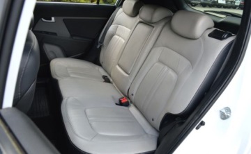 Kia Sportage III SUV Facelifting 1.7 CRDi 115KM 2015 Kia Sportage 1,7 CRDI 115 KM Klimatronic Nawigacja Kamera 1.7 Diesel 115KM, zdjęcie 27