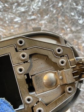 LAMPA OSVĚTLENÍ KABINY MITSUBISHI COLT MR951589