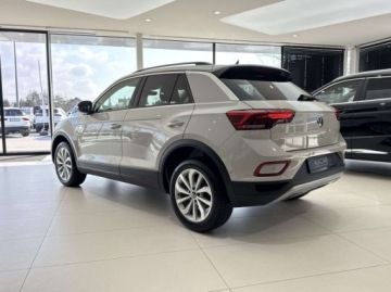 Volkswagen T-Roc I SUV Facelifting 1.5 TSI ACT 150KM 2023 Volkswagen T-Roc Life Kamera cofania Asystent parkowania CarPlayAndroid, zdjęcie 1