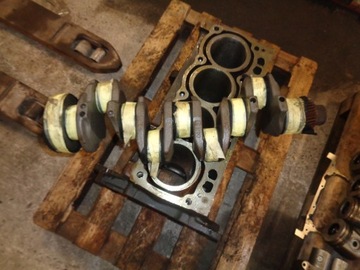 Коленчатый вал двигателя PERKINS PKXL04. Детали 4RG1