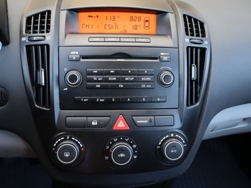 Kia Ceed I Hatchback 1.4 109KM 2008 Kia Ceed 1.4 CVVT, Klima, Parktronic,ALU, zdjęcie 12