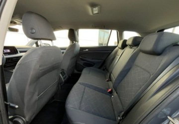 Volkswagen Golf VIII Variant 2.0 TDI 115KM 2023 Volkswagen Golf Salon Polska Parktronic Cyfrowe zegary Navi Tempomat a, zdjęcie 14