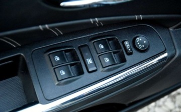 Lancia Delta III Hatchback 1.6 MultiJet 120KM 2010 Lancia Delta Alusy skora i alcantara idealny 1.6 Diesel 120KM, zdjęcie 22