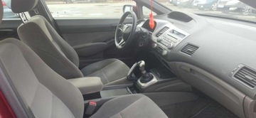 Honda Civic VIII Sedan 1.8 i-VTEC 140KM 2006 Honda Civic Ozarow Mazowiecki 1.8 benzyna 2006 rok produkcji KOMIS TYSIAK, zdjęcie 8