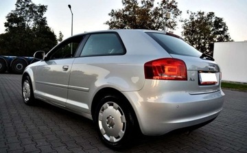 Audi A3 8P Hatchback 3d 1.6 102KM 2009 Audi A3 Klimatyzacja, Ksenony, Podgrzewane fotele, Czujniki parkowania tyl, zdjęcie 15