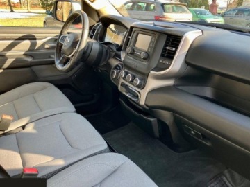 Dodge Ram V 2019 Dodge RAM 5.7 Benzyna 390KM 4x4 2019r Homologacja ciężarowa, zdjęcie 24