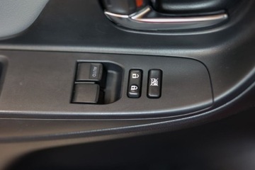 Toyota Yaris III Hatchback 5d Facelifting 1.0 VVT-i 69KM 2015 Toyota Yaris 1.0 Active EU6 Benzyna 69KM, zdjęcie 38