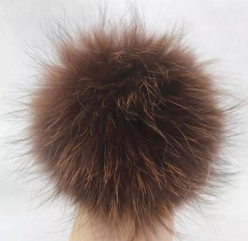 Pompon z lisa naturalnego do czapki CZEKOLADA BRĄZ